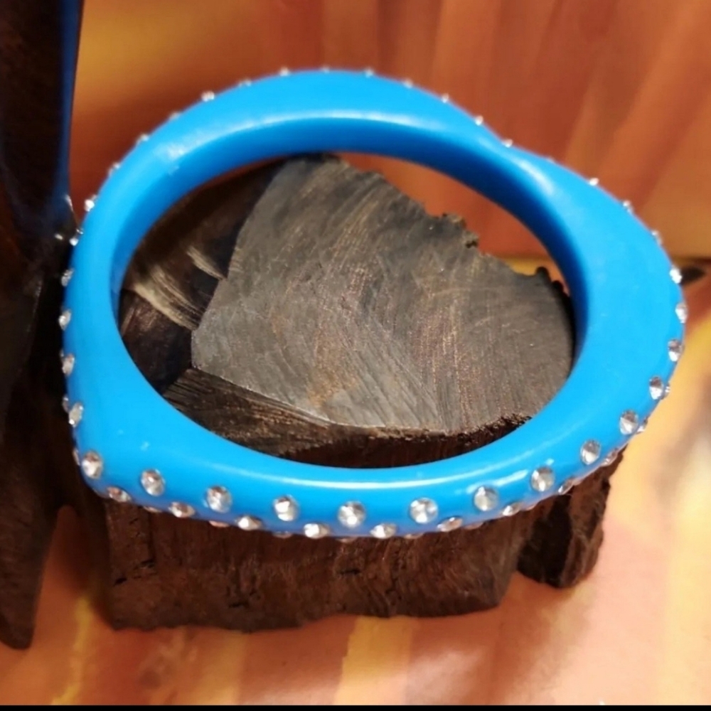 Blue Plastic Heart Bangle